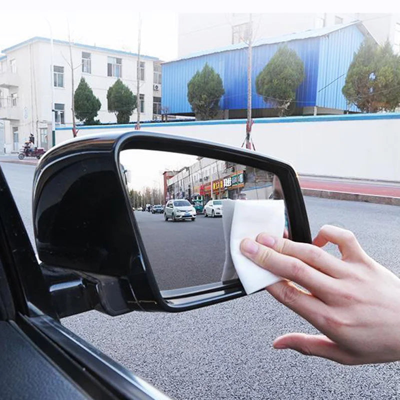 Spray Hydrofuge Anti-Pluie pour Vitres de Voiture Protégez vos pare-brise et rétroviseurs avec style !