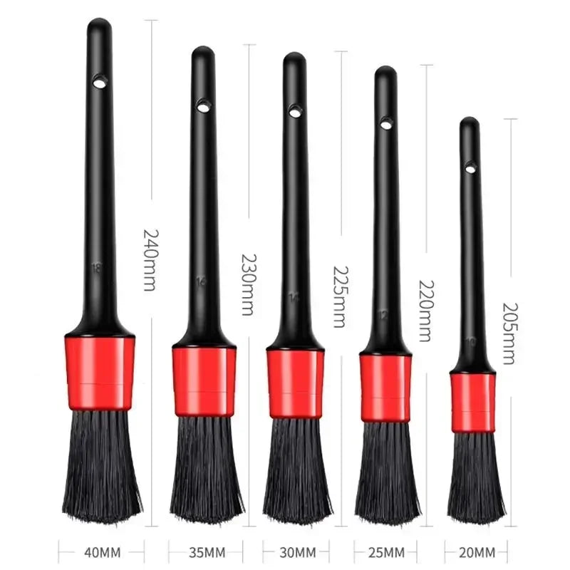 Set de Brosses Détail : Chaque Coin de Votre Voiture Dit Merci !