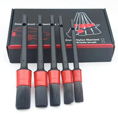 Set de Brosses Détail : Chaque Coin de Votre Voiture Dit Merci !